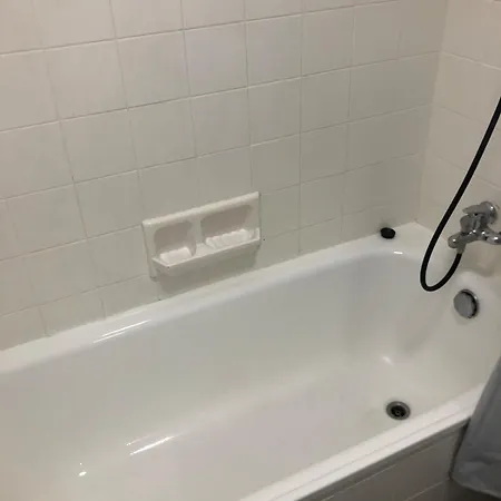 And Breakfast Канны