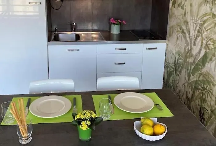 And Breakfast * Cannes