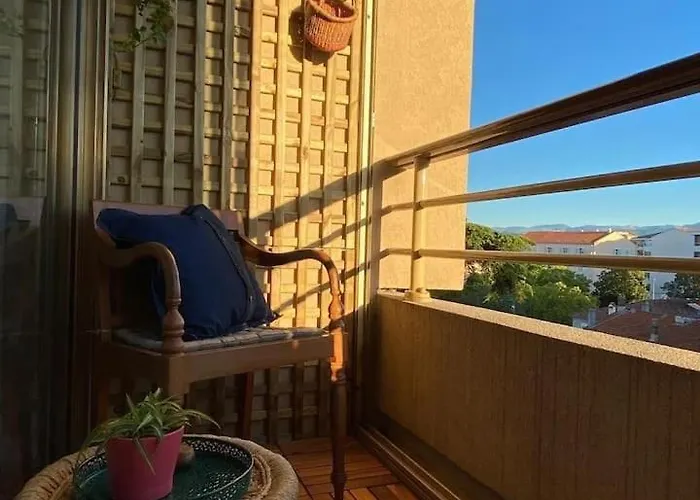 And Breakfast Cannes