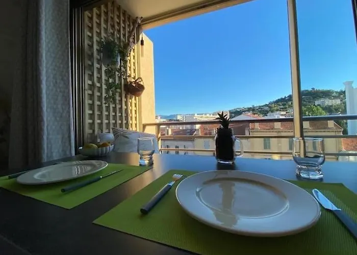 And Breakfast * Cannes