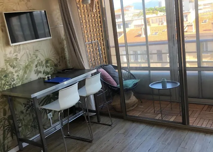 Apartament And Breakfast Cannes