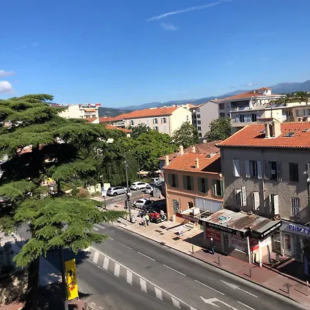 Apartmán And Breakfast Cannes
